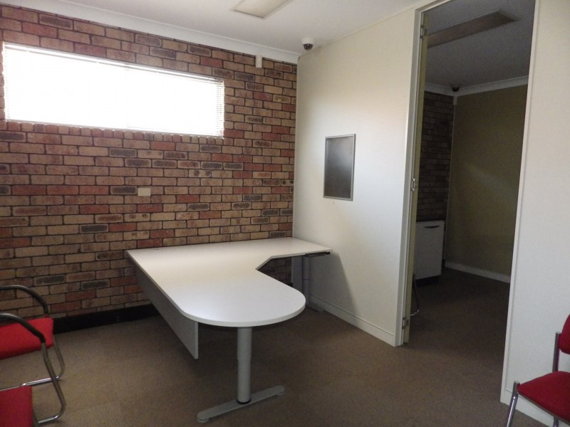 39 Hawthorne Street, Roma QLD 4455