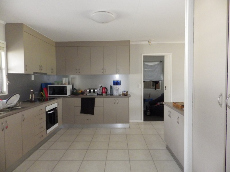 9 Borland Street, Roma QLD 4455