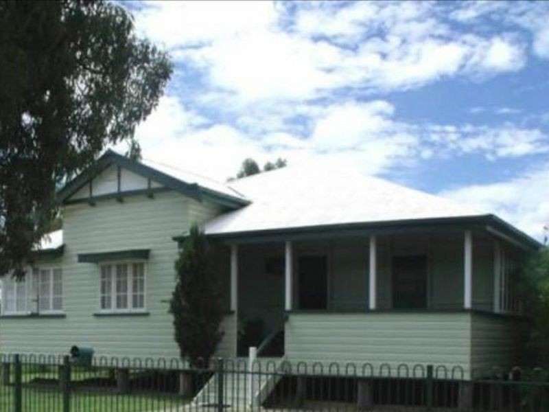 17 Phillip Street, Roma QLD 4455