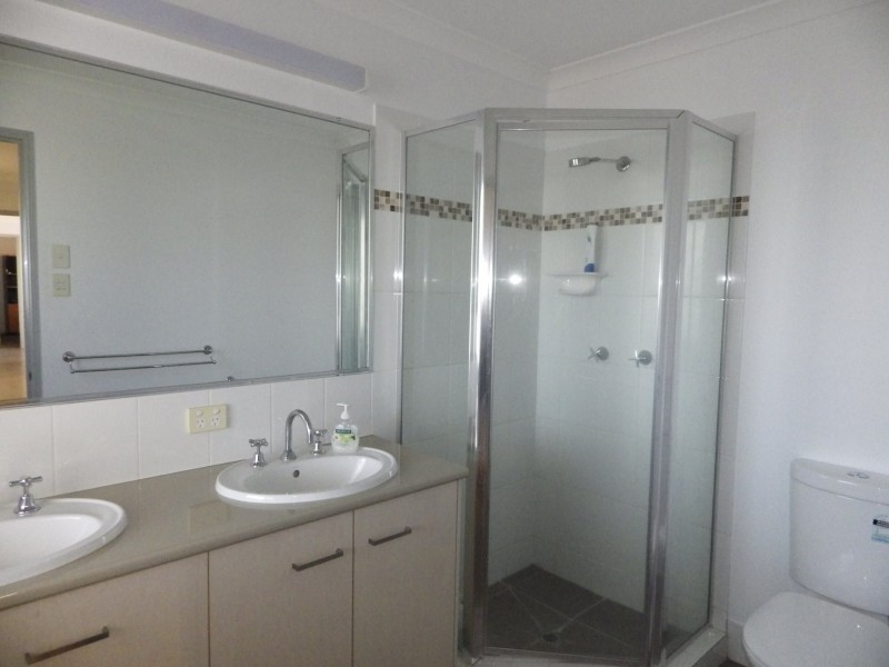 8 Beetson Drive, Roma QLD 4455