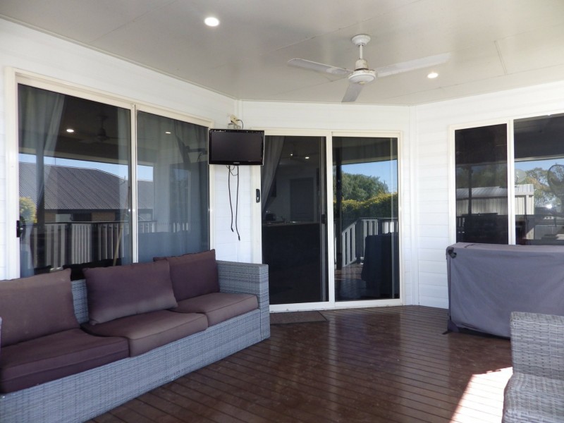 8 Beetson Drive, Roma QLD 4455