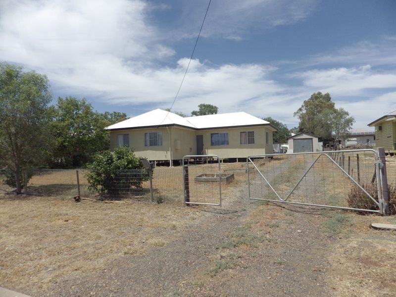 16 Fowles Street, Roma QLD 4455