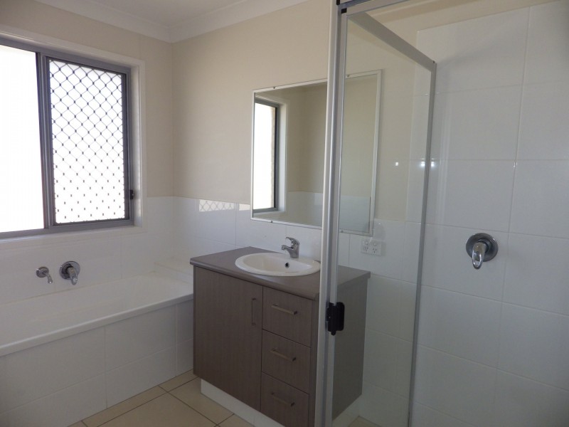 36 Howard Street, Roma QLD 4455