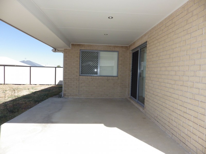 36 Howard Street, Roma QLD 4455