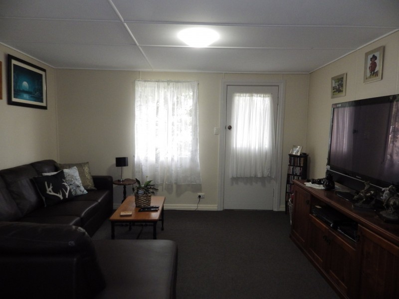 45 Robert Street, Surat QLD 4417