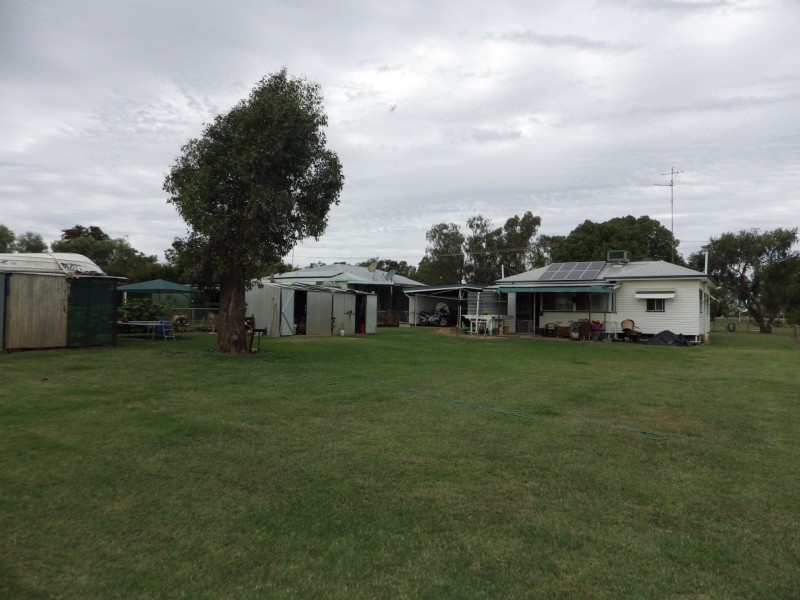 45 Robert Street, Surat QLD 4417