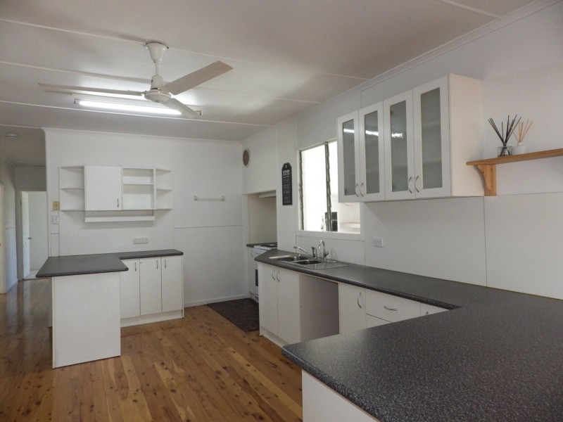 37 Taylor Street, Roma QLD 4455