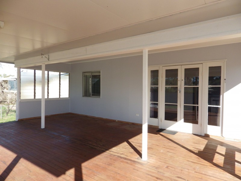 37 Taylor Street, Roma QLD 4455