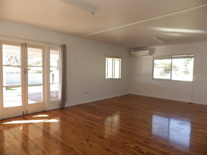 37 Taylor Street, Roma QLD 4455