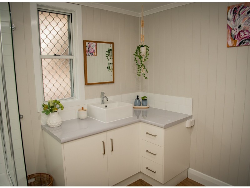 129 Miscamble Street, Roma QLD 4455