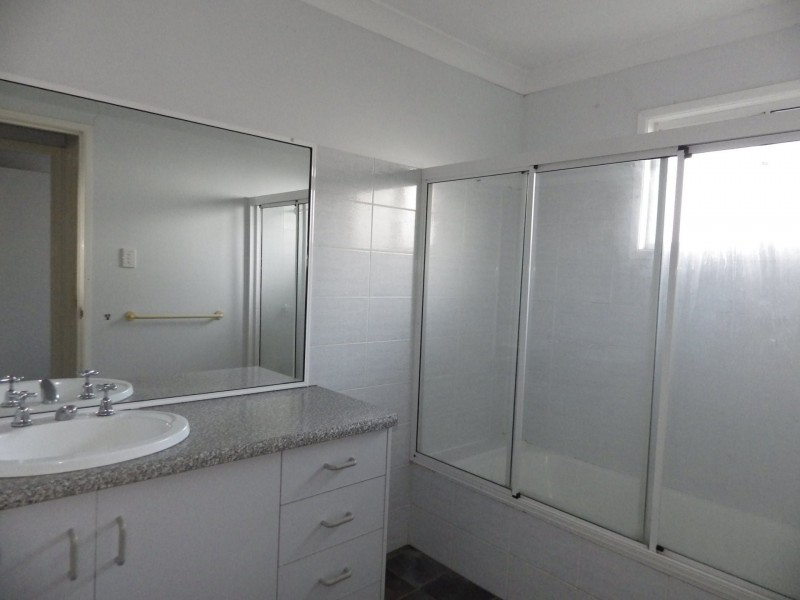 21 Powell Street, Roma QLD 4455