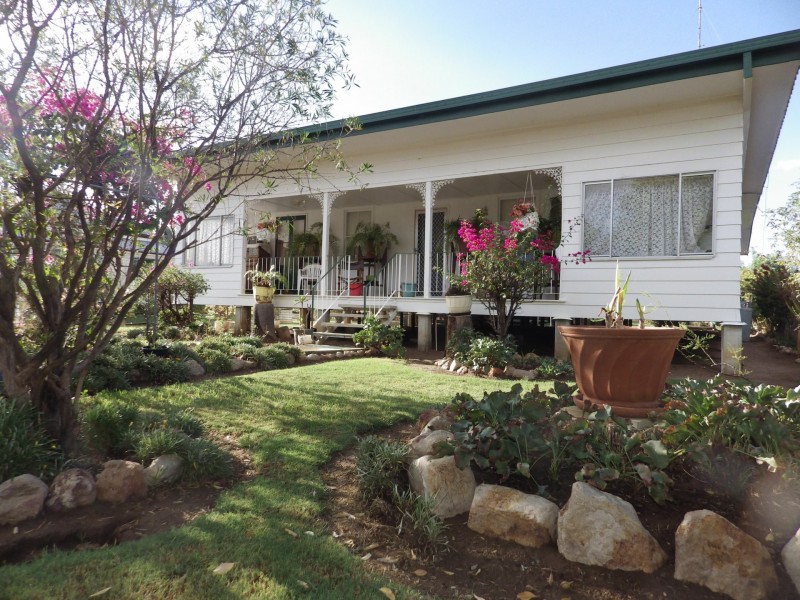 43 Russell Street, Wallumbilla QLD 4428