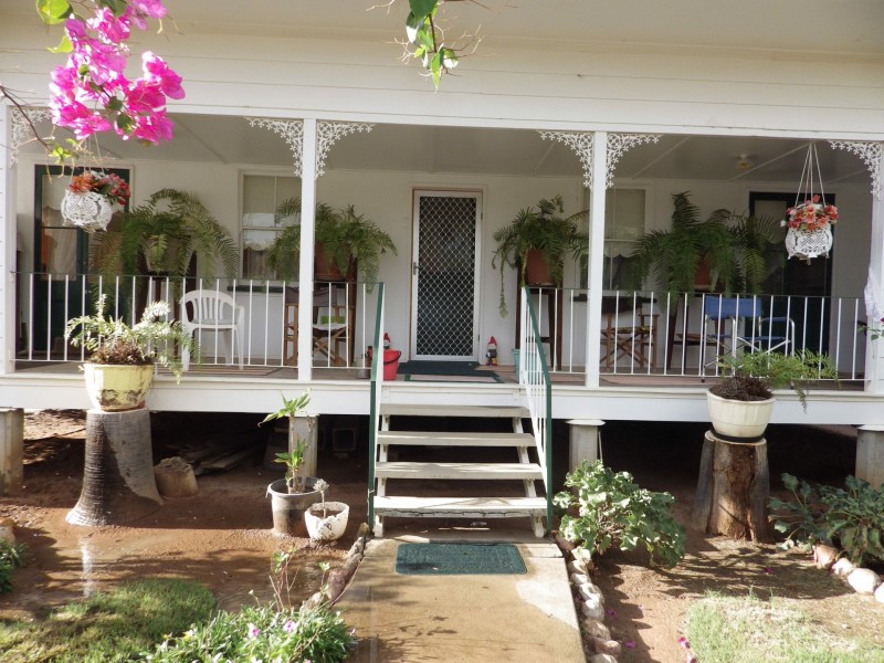 43 Russell Street, Wallumbilla QLD 4428