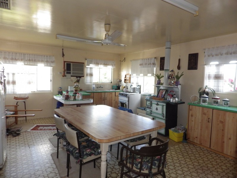 43 Russell Street, Wallumbilla QLD 4428