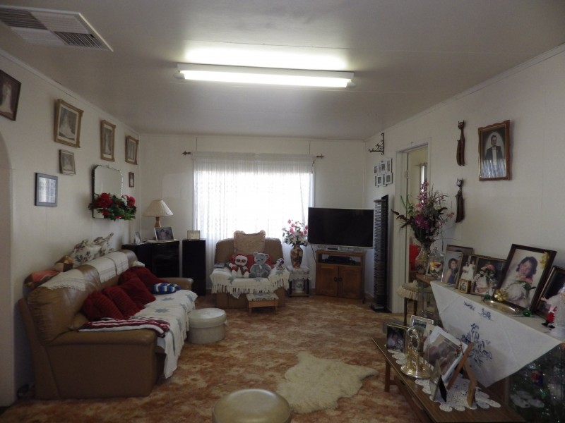 43 Russell Street, Wallumbilla QLD 4428