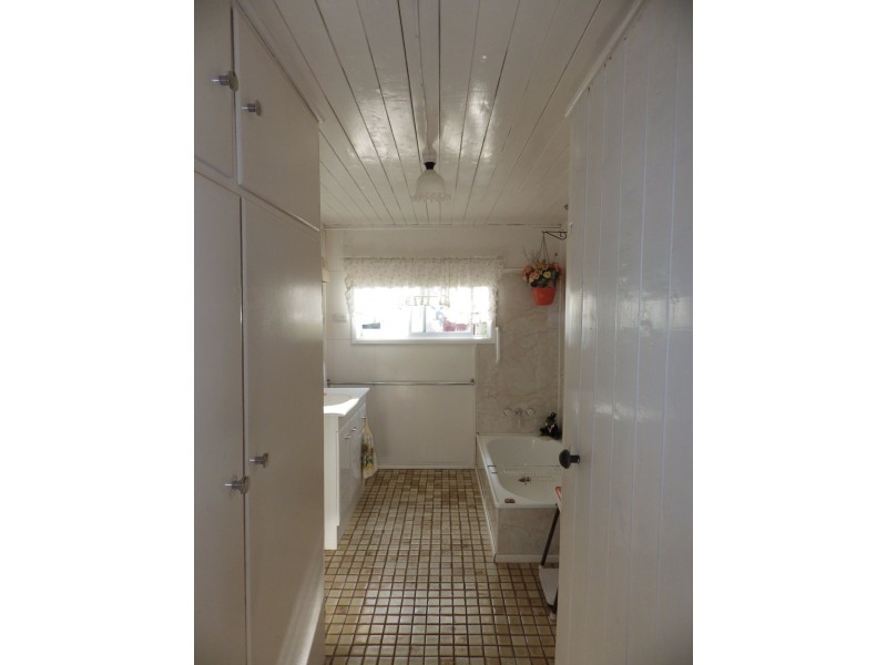 43 Russell Street, Wallumbilla QLD 4428