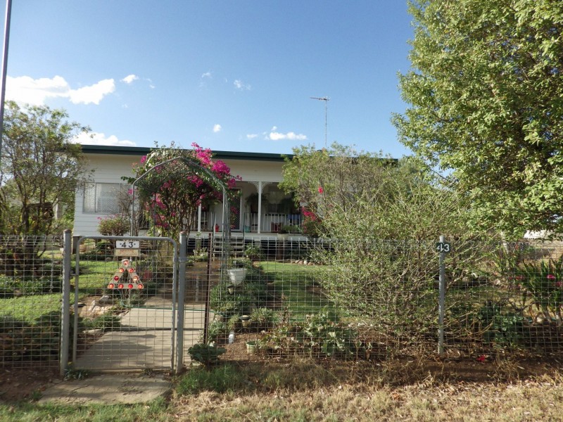 43 Russell Street, Wallumbilla QLD 4428