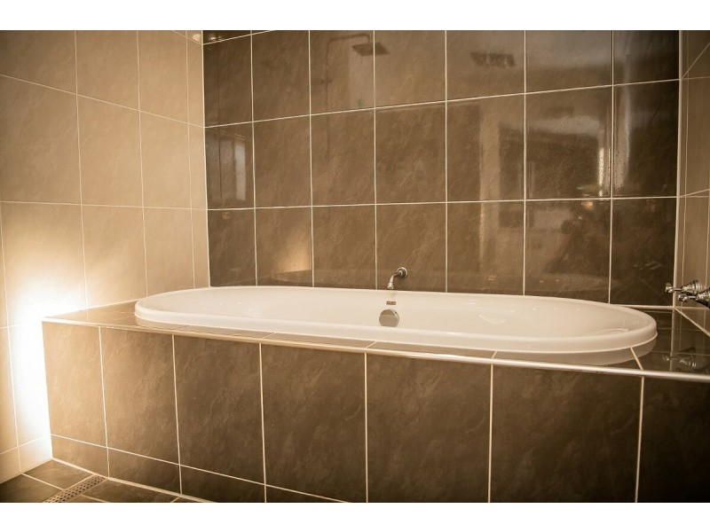 42 Feather Street, Roma QLD 4455