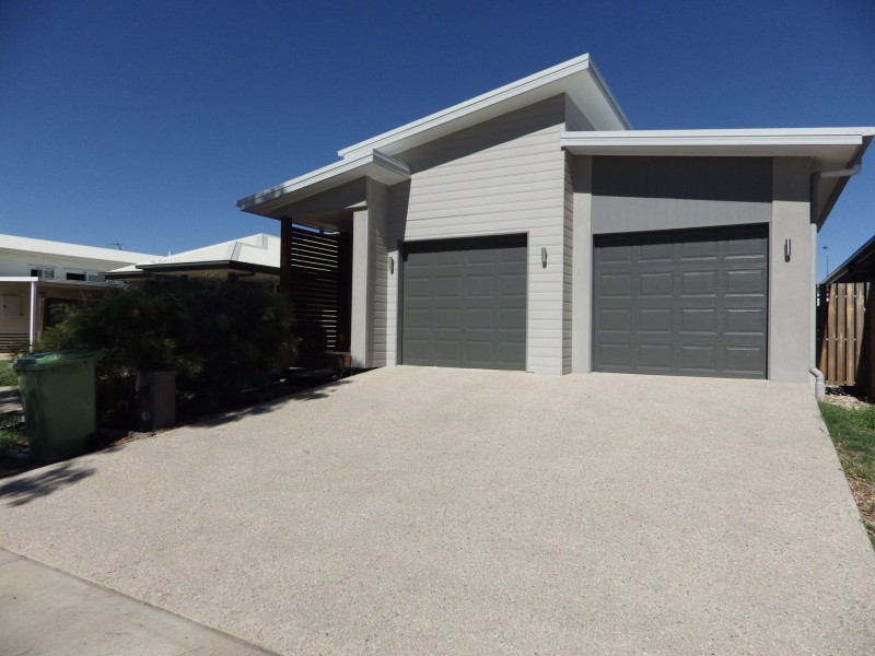 12 Clearview Drive, Roma QLD 4455