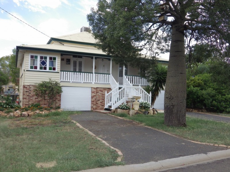 12 Mayne Street, Roma QLD 4455