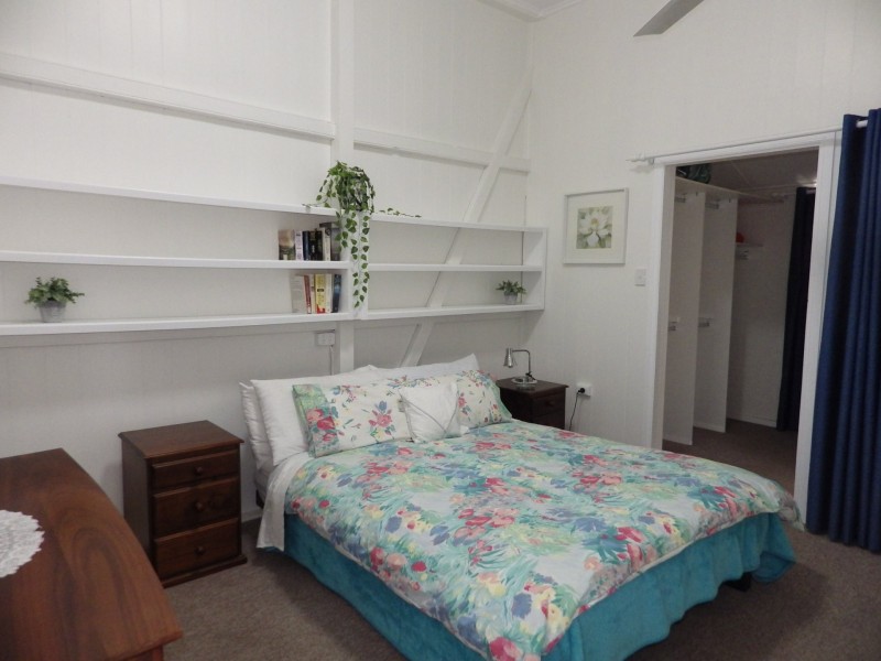 12 Mayne Street, Roma QLD 4455