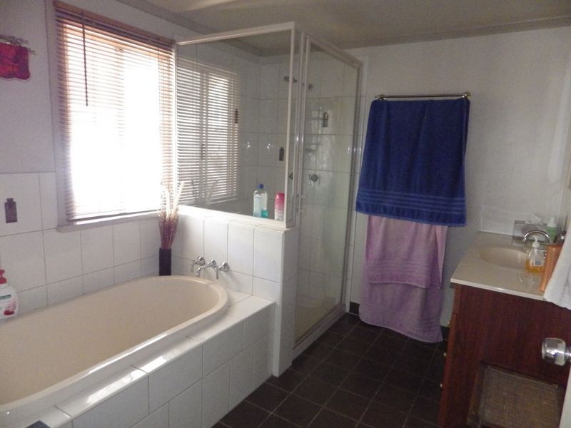 9 Miscamble Street, Roma QLD 4455