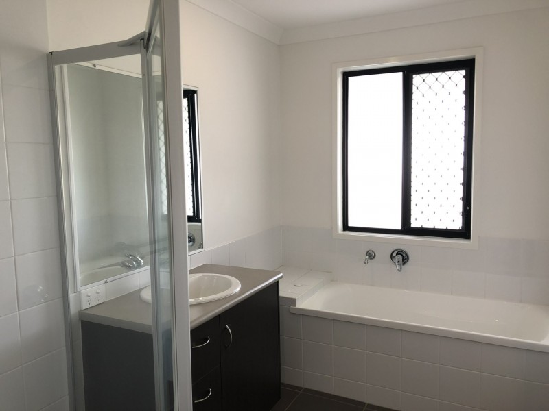 34 Howard Street, Roma QLD 4455