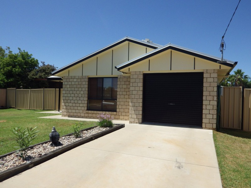 124 Bowen Street, Roma QLD 4455