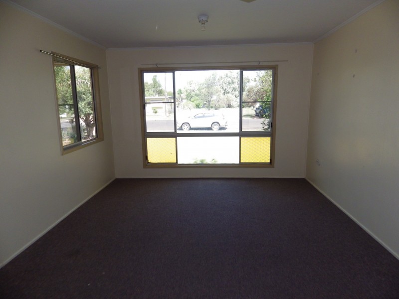 15 Lewis Street, Roma QLD 4455