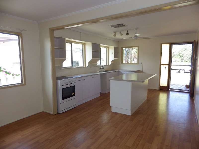 15 Lewis Street, Roma QLD 4455