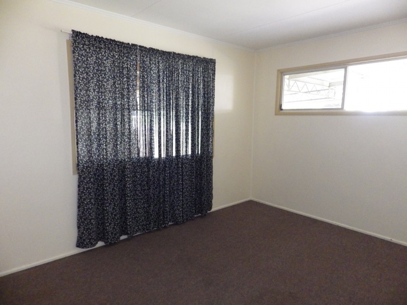 15 Lewis Street, Roma QLD 4455