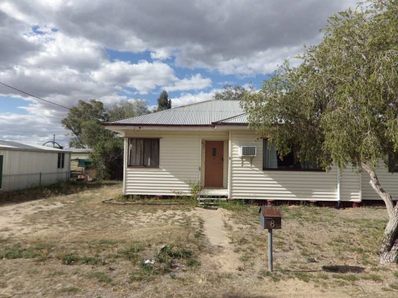 8 Crawford Street, Roma QLD 4455