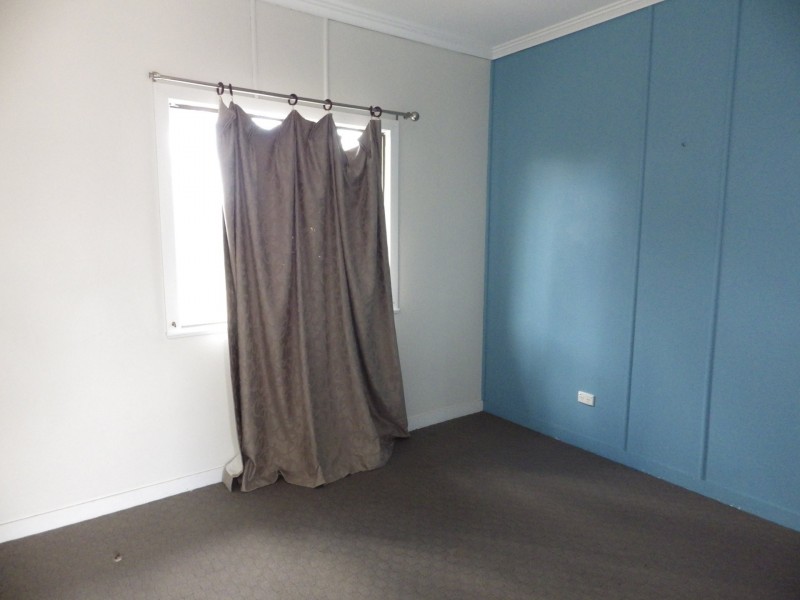 8 Crawford Street, Roma QLD 4455