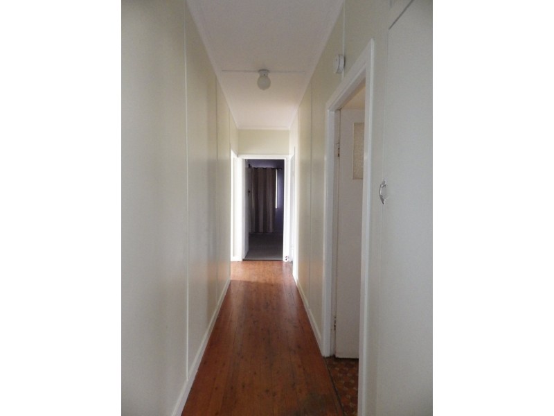 8 Crawford Street, Roma QLD 4455