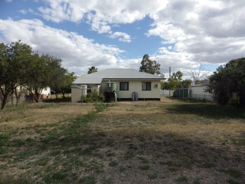 8 Crawford Street, Roma QLD 4455