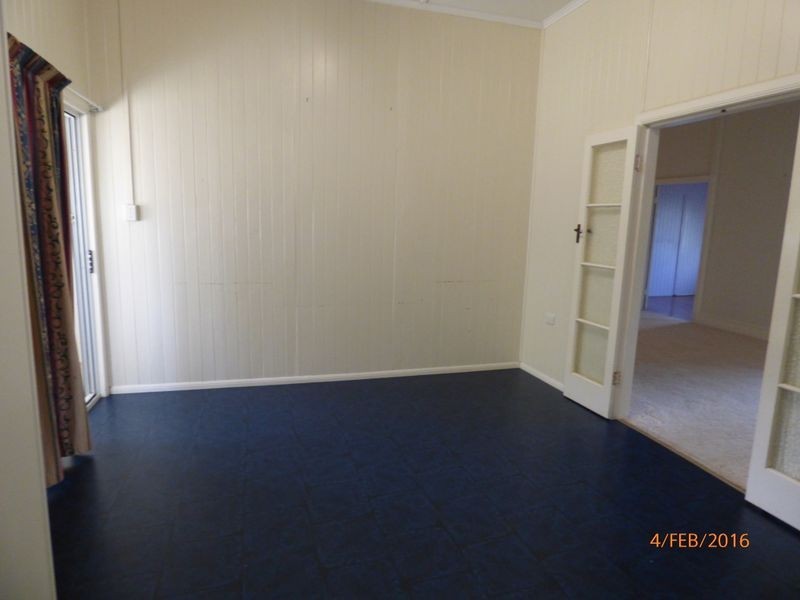 24 McDowall Street, Roma QLD 4455