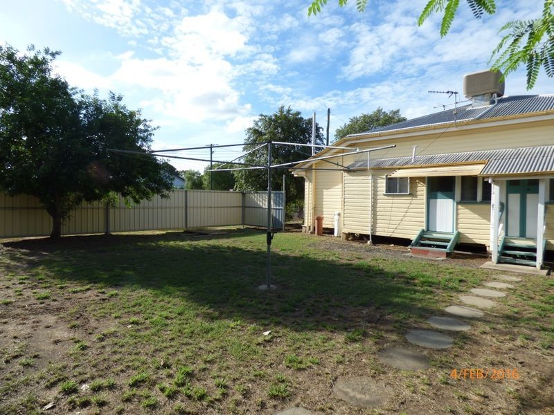 24 McDowall Street, Roma QLD 4455