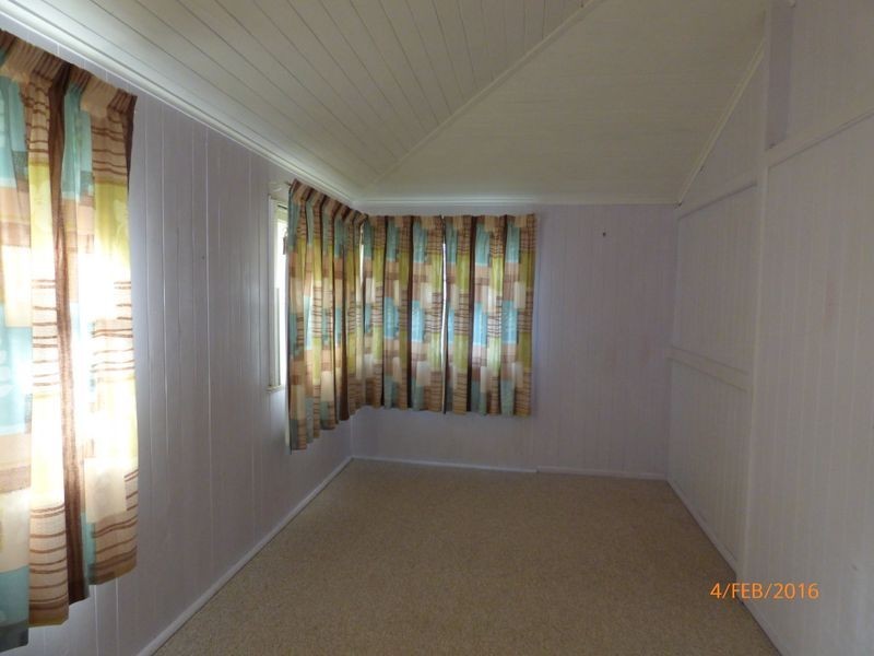 24 McDowall Street, Roma QLD 4455