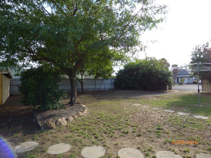 24 McDowall Street, Roma QLD 4455