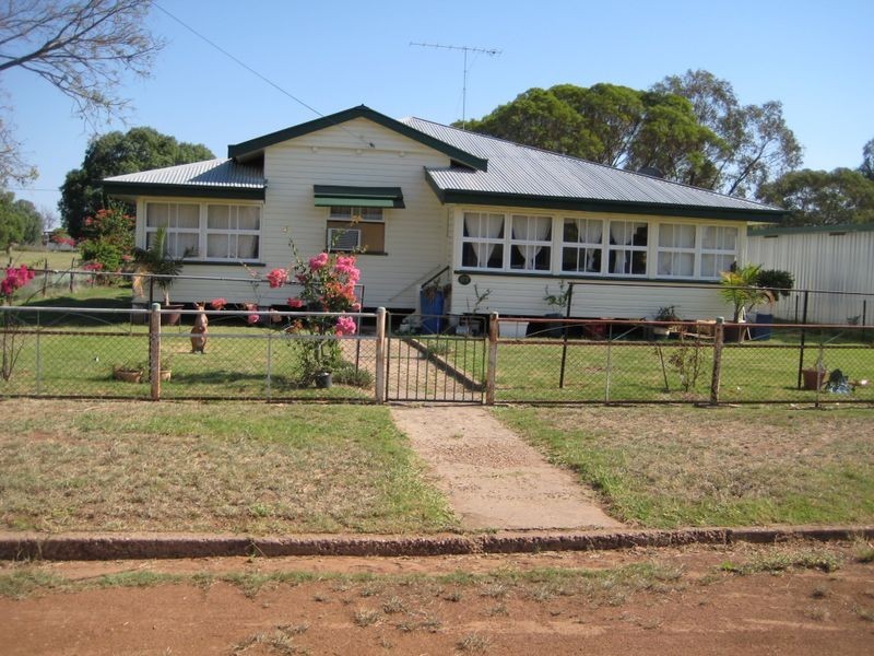 27 High Street, Wallumbilla QLD 4428