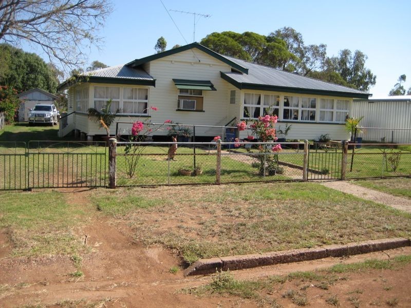 27 High Street, Wallumbilla QLD 4428