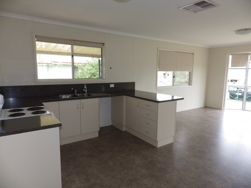 12 Luff Street, Roma QLD 4455