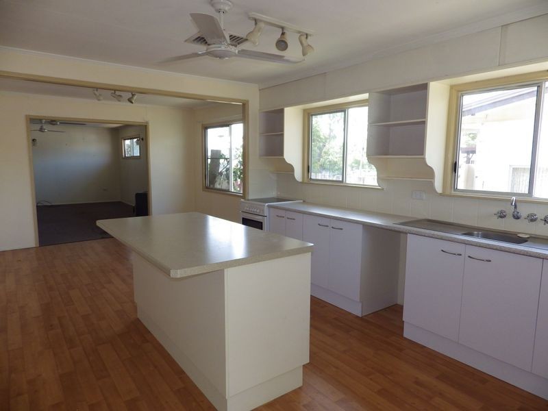 15 Lewis Street, Roma QLD 4455