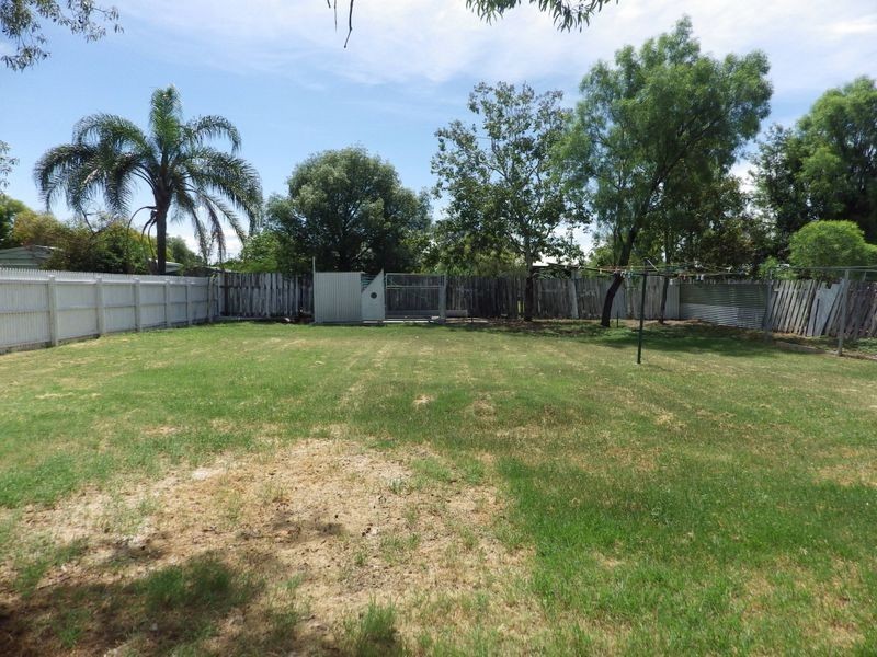 15 Lewis Street, Roma QLD 4455