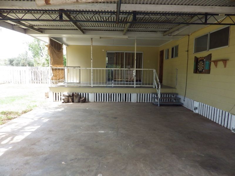 15 Lewis Street, Roma QLD 4455