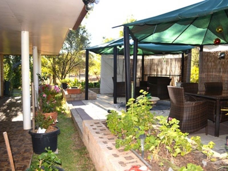 9 Lalors Lane, Roma QLD 4455