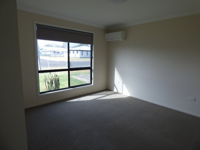 33 Robusta Drive, Roma QLD 4455