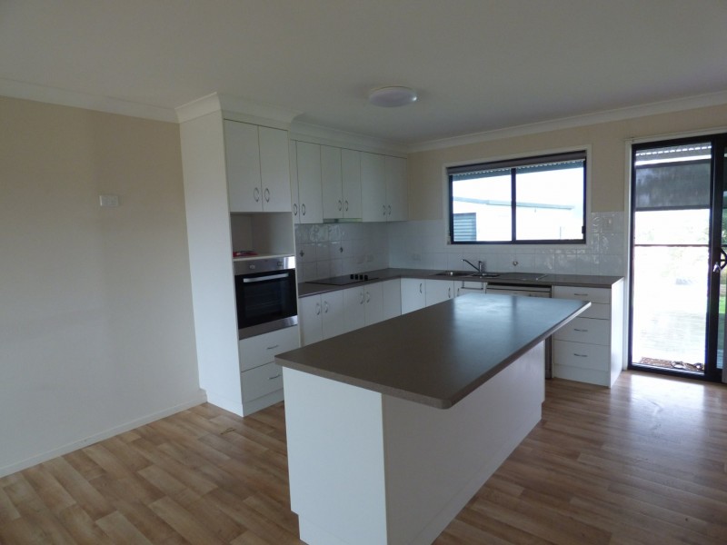 33 Robusta Drive, Roma QLD 4455