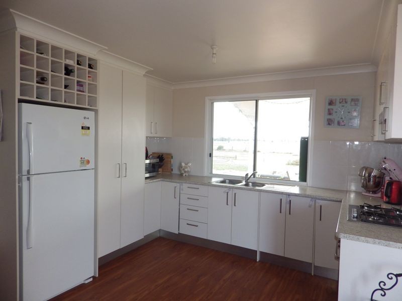 1 Swans Road, Wallumbilla QLD 4428