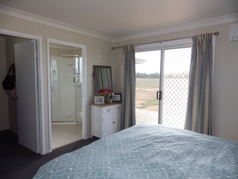 1 Swans Road, Wallumbilla QLD 4428